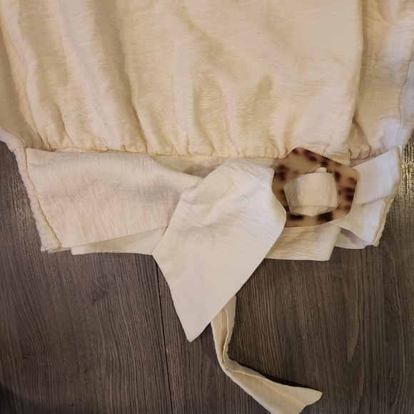 Women's Tie Bottoms Detail Blouse - Picture 3 of 4